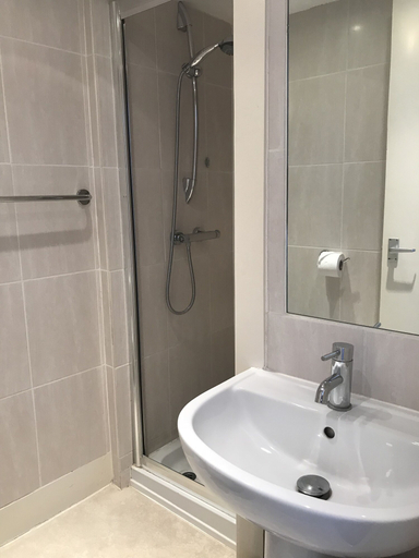 Bathroom 5, Andorra Guest Accommodation, Brighton and Hove