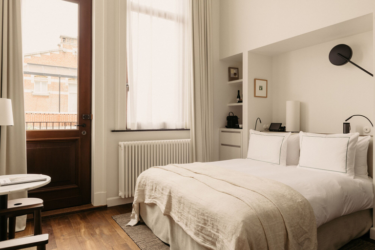 Bedroom 3, august, Antwerpen