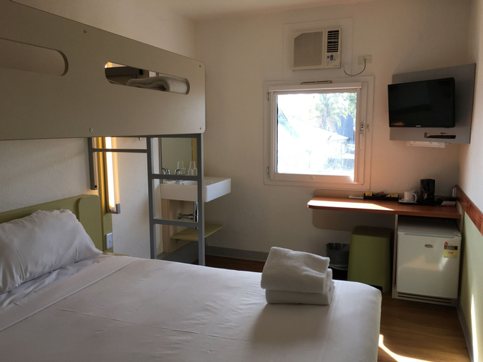 Bedroom 25
