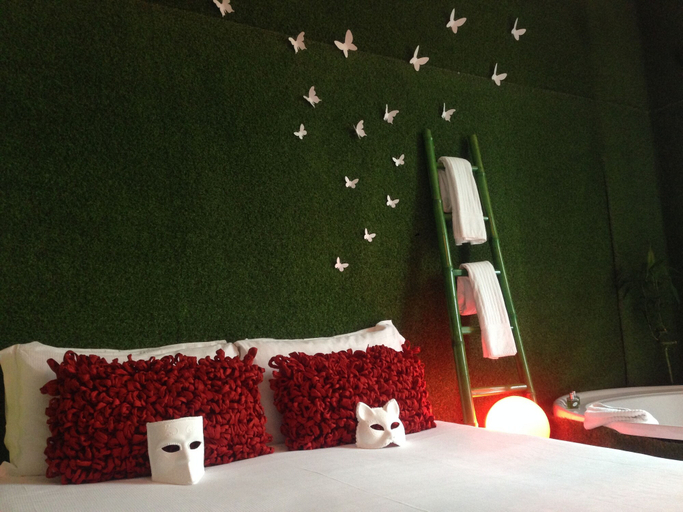 Bedroom 3, Jacuzzi Rooms, Roma