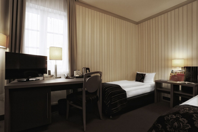Bedroom 5, Konsumhotel Dorotheenhof Weimar, Weimar