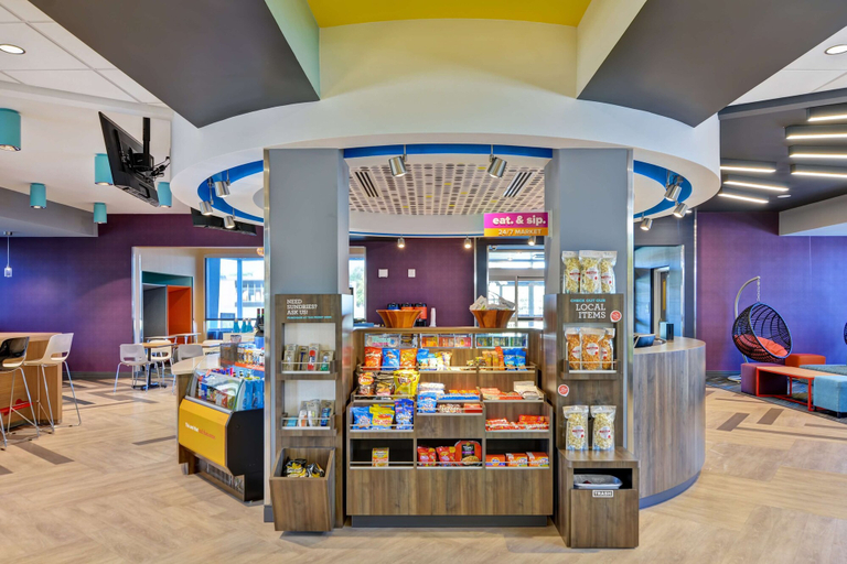 Food & Drinks 5, Tru By Hilton Syracuse North Airport Area, Onondaga