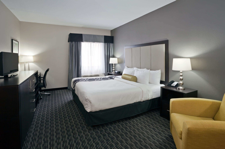 Bedroom 3, La Quinta Inn & Suites by Wyndham Detroit Metro Airport, Wayne