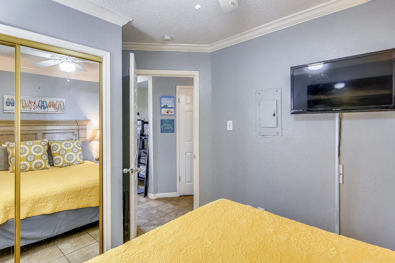 Bedroom 3, Victorian 9326 - Deja Blue, Galveston