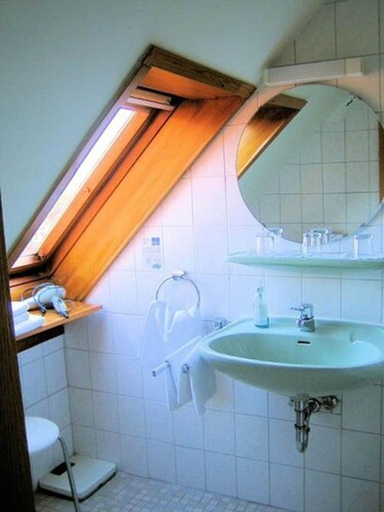 Bathroom 5, Hotel Fernblick, Goslar