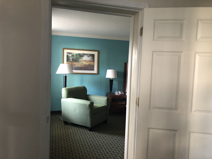 Bedroom 3, Days Inn by Wyndham Austintown, Mahoning