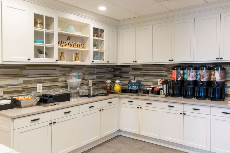 Food & Drinks 5, Homewood Suites by Hilton Bloomington, Monroe
