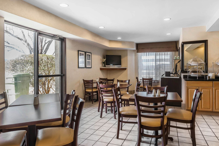Food & Drinks 5, Sleep Inn Gaffney at I-85, Cherokee
