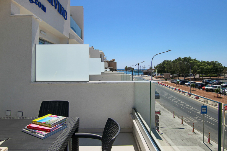 Others 4, Phaedrus Living: Seaside Luxury Flat Harbour 103