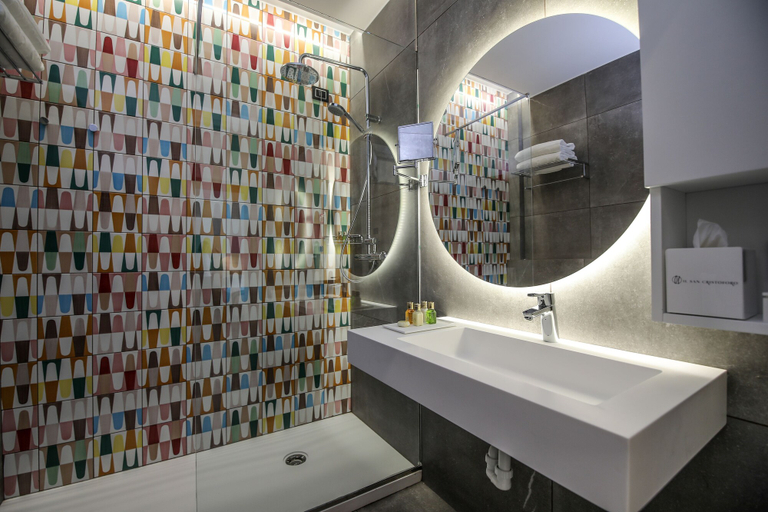 Bathroom 3, Il San Cristoforo, Napoli