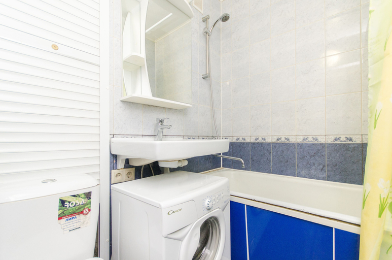 Bathroom 3, Apartments on Gorkogo 65, Nizhniy Novgorod gorsovet