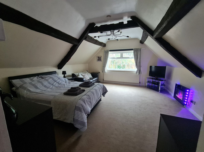 Bedroom 2, 17th-century1bed/studio/petsok/garden/wifi, Nottinghamshire