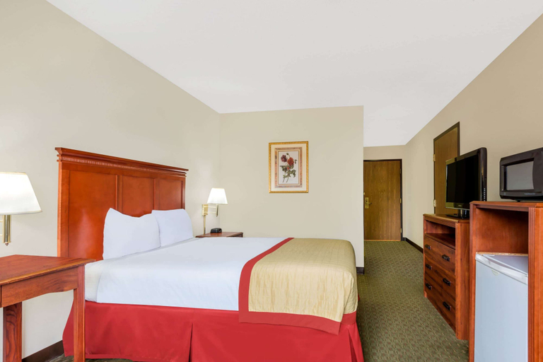 Bedroom 4, Baymont by Wyndham Enid, Garfield