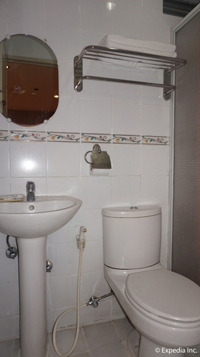 Bathroom 4, Urban Travellers Hotel, Pasay City