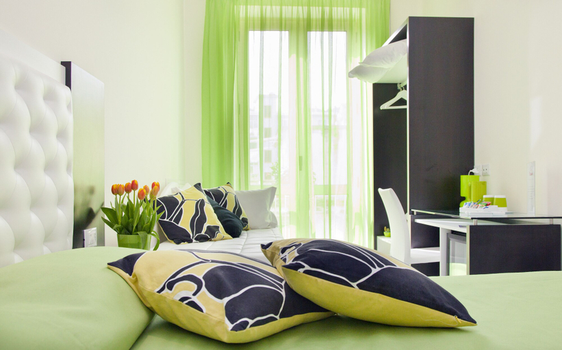 Bedroom 4, Sorrento Flats, Napoli