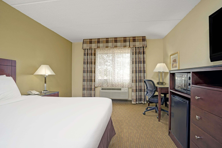 Bedroom 3, Super 8 by Wyndham Monticello, Wright