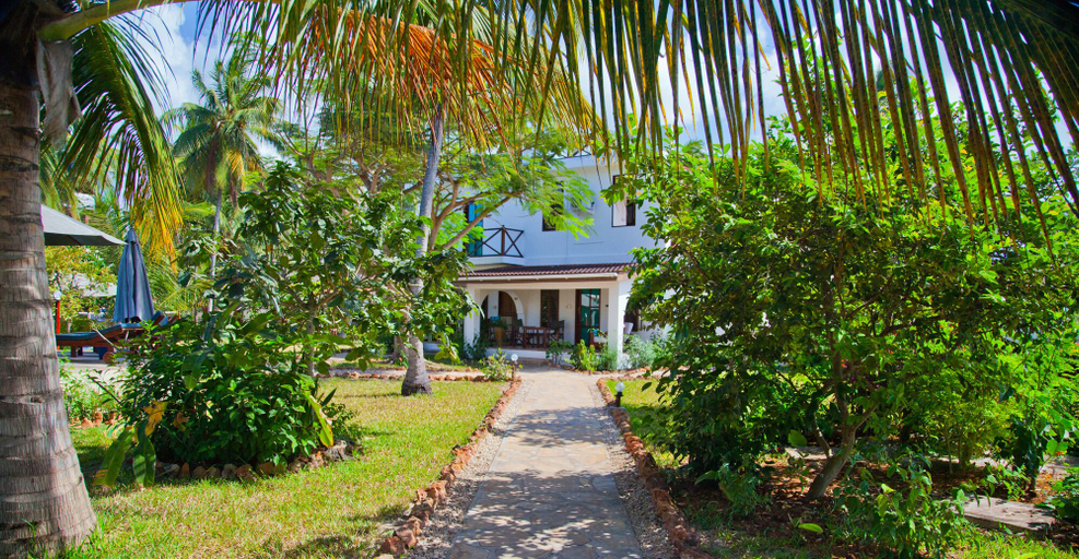 Exterior & Views 2, Flame Tree Cottages, Kaskazini 'A'