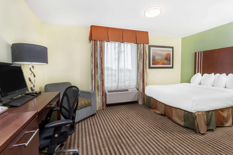 Bedroom 3, Ramada by Wyndham Carlyle, Division No. 1