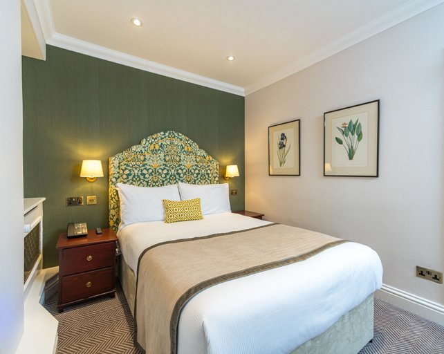 Bedroom 2, The Elvetham Hotel, Hampshire