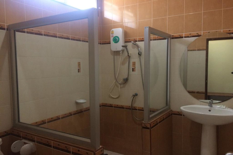 Bathroom 4, Maihom Resort 304, Sri Mahar Pho