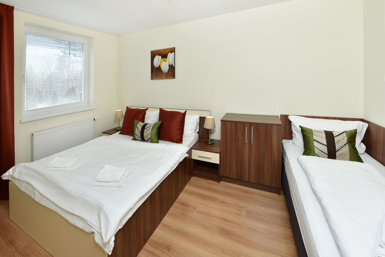Bedroom 2, APLEND Bed & Breakfast Júlia, Poprad