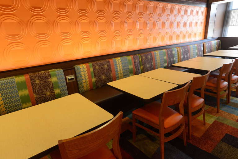 Food & Drinks 5, Fairfield Inn & Suites Bowling Green, Warren