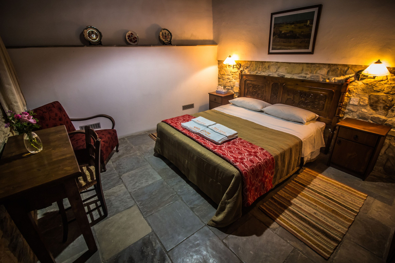 Bedroom 3, Nikis House