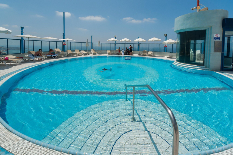 Sport & Beauty 4, Panoramic Sea View Over Beach w Balcony
