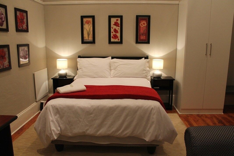 Tranquil House B&B @ 10 Berry St, Chris Hani
