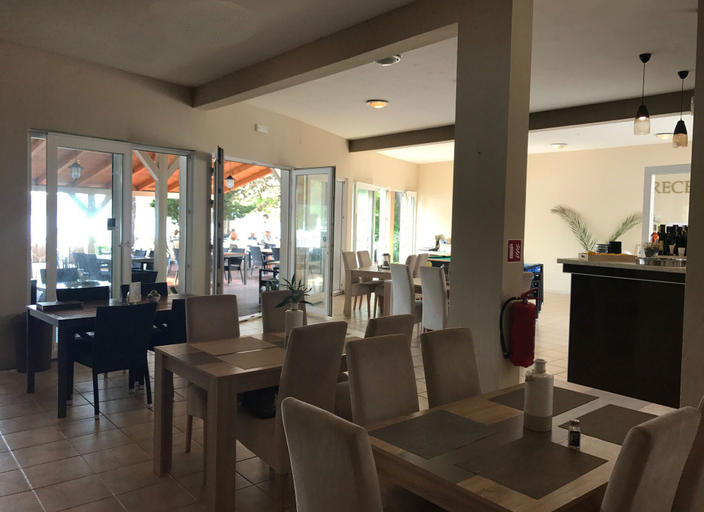 Food & Drinks 5, Illyrian Resort, Milna
