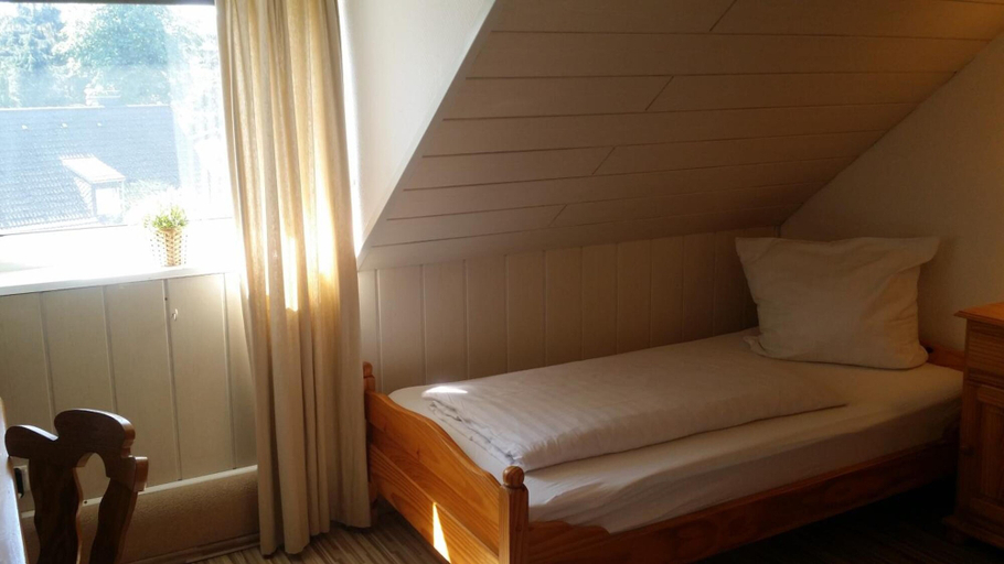 Bedroom 4, Hotel am Stadion, Duisburg