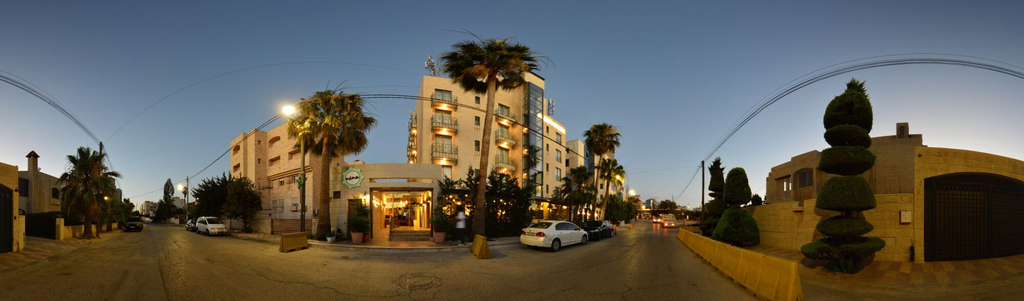 Exterior & Views