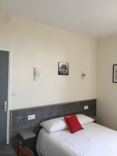 Bedroom 4, Hôtel TGV Quimper, Finistère