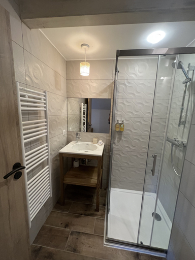 Bathroom 5, Garenne, Drôme