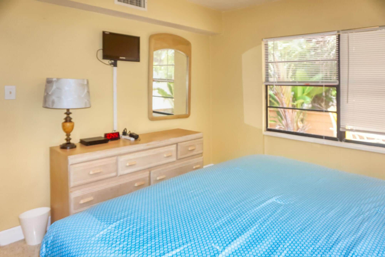 Bedroom 3, Misty Isles Redington Beachfront Suite 6, Pinellas