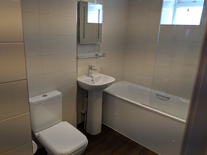 Bathroom 5, The Queens Head, Durham