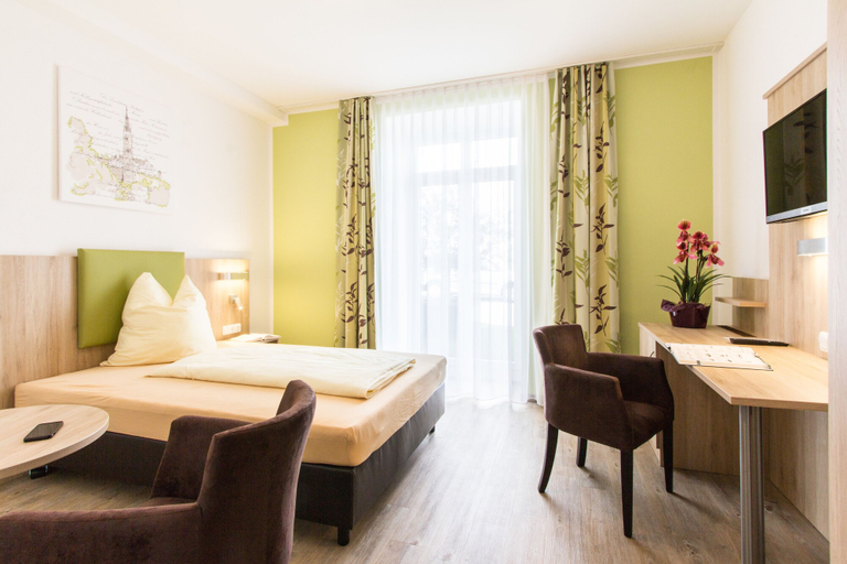 Bedroom 2, Wasmayr Hof, Landshut