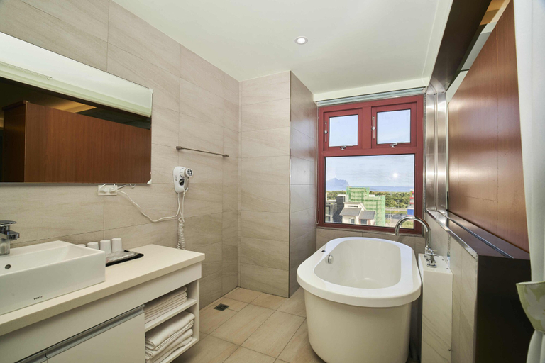 Bathroom 5, First Shanhai Hotel, Yilan