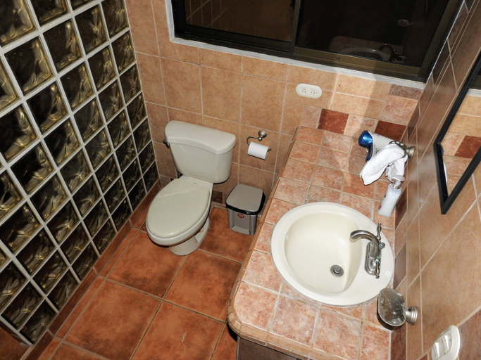 Bathroom 3, Casa Amigos by the beach, Aguirre