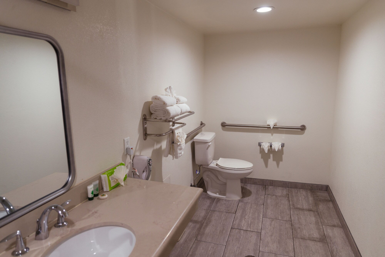 Bathroom 3, Cozy Inn, Orange