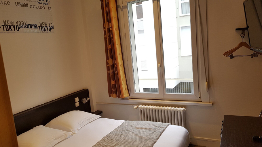Bedroom 4, Hôtel Au Spatial, Somme
