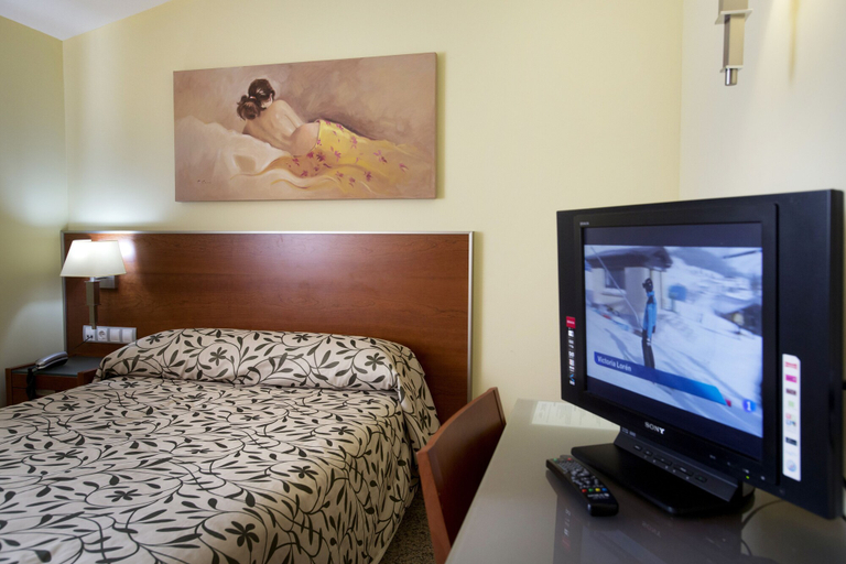 Bedroom 3, Hotel Marivella, Zaragoza