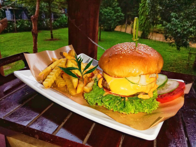 Food & Drinks 5, Khaosok River Camp, Phanom