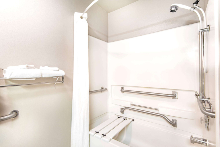 Bathroom 4, Super 8 by Wyndham Buena Vista, Chaffee