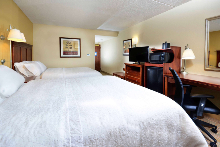 Bedroom 3, Hampton Inn Raleigh-Capital Blvd. North, Wake