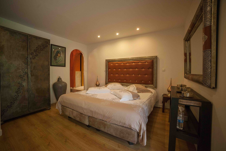 Bedroom 5, Le Corrigot, Marne