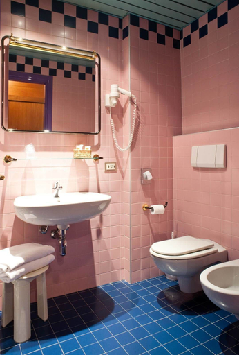 Bathroom 4, LVG Hotel Collection - Gardenia, Verona
