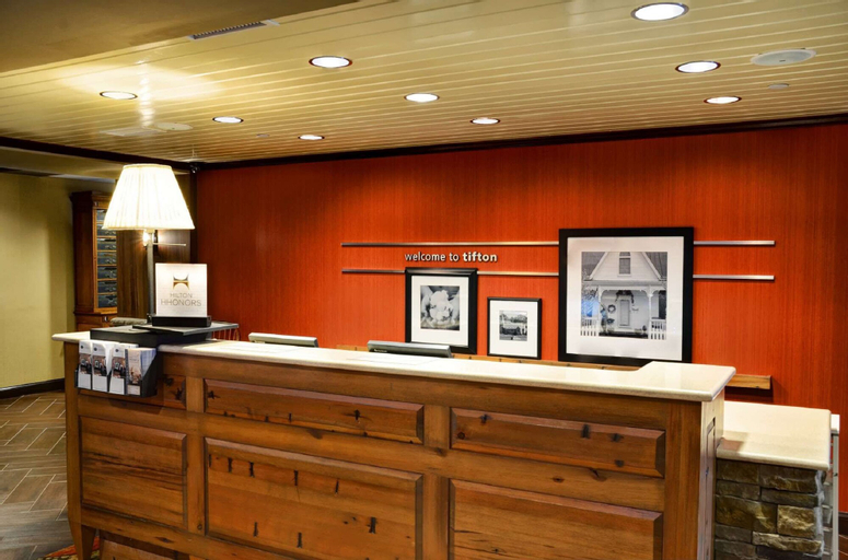 Public Area 2, Hampton Inn & Suites Tifton, Tift