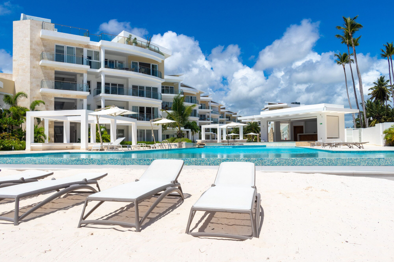 Exterior & Views 2, Family Getaway Apartment - On The Beach, Salvaleon de Higuey
