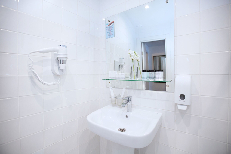 Bathroom 5, Apart-Hotel Naumov, Central